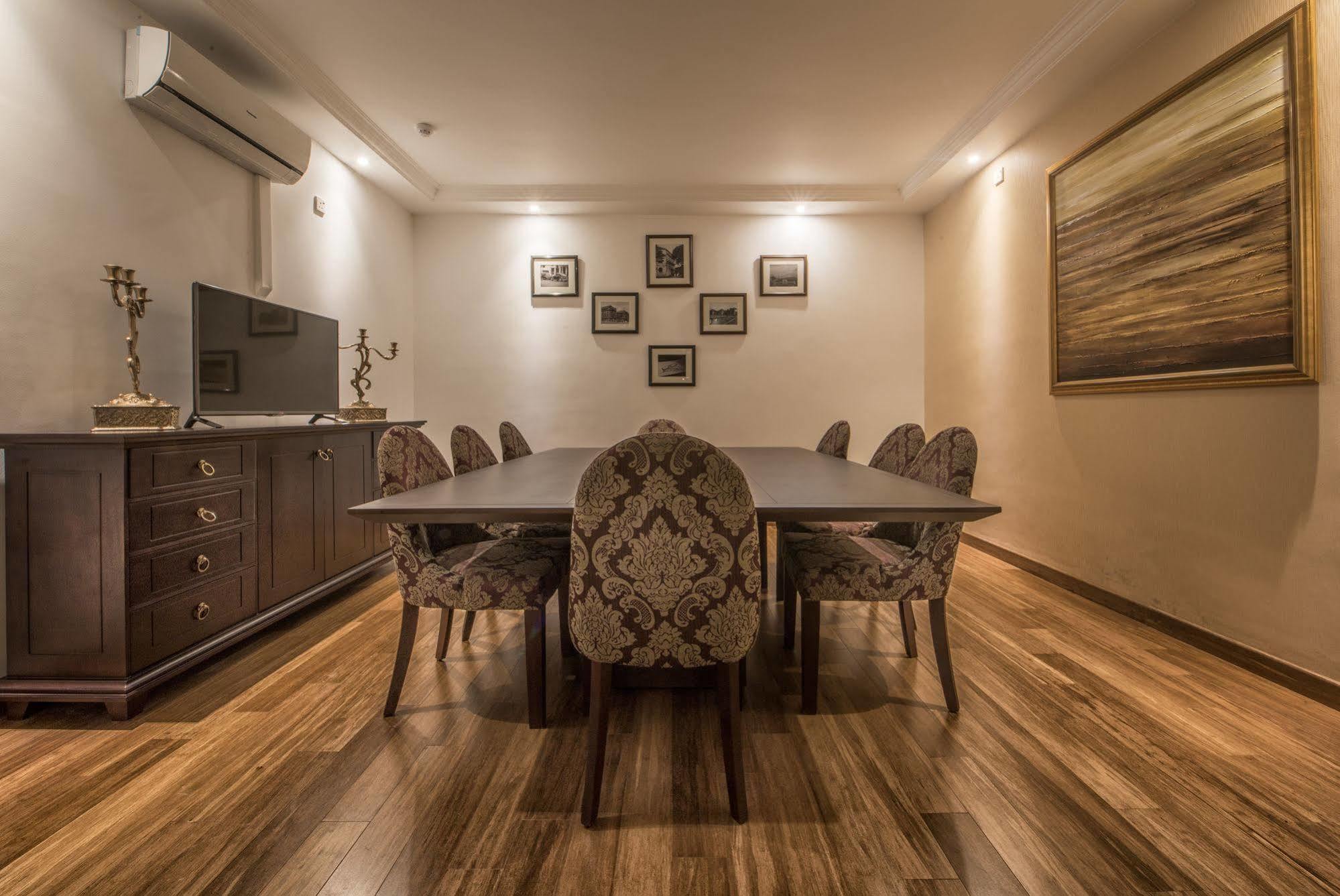 Hotel On Park Street 5*